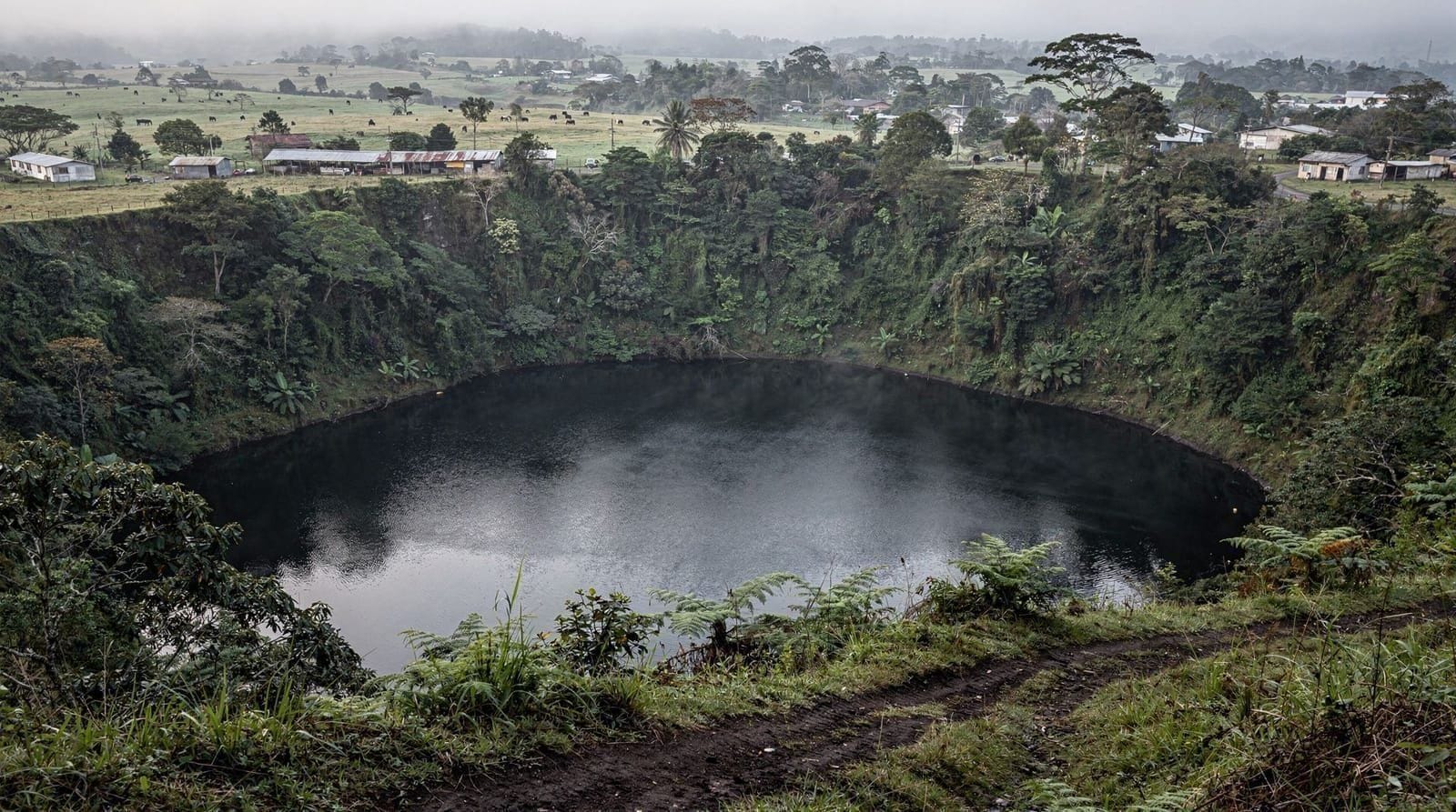Laguna del Hule: el tranquilo lago de cráter de Costa Rica